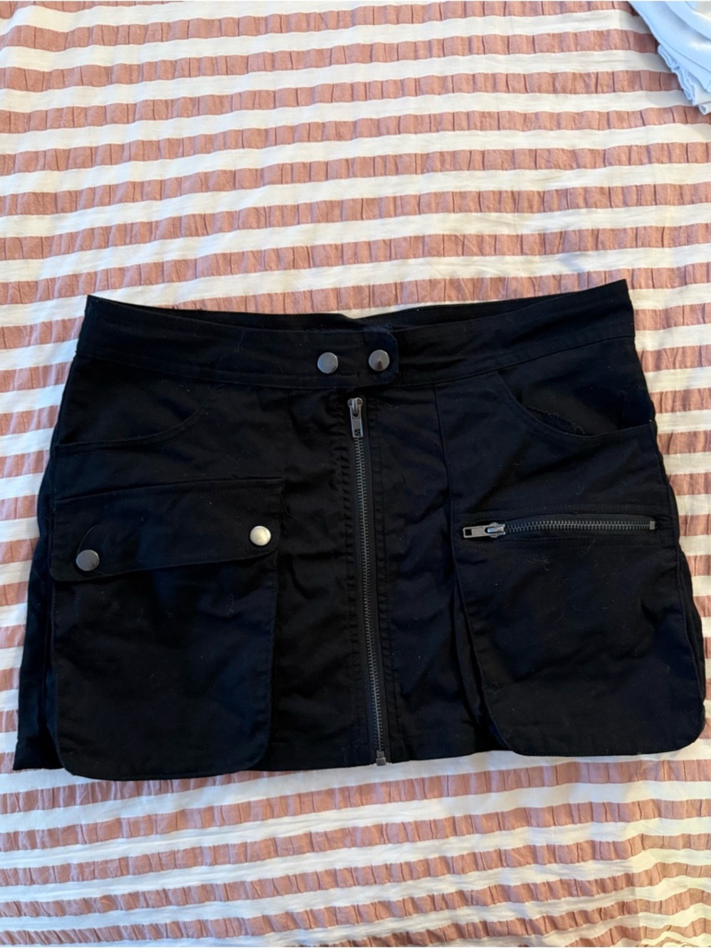 Aeropostale black low rise cargo skirt